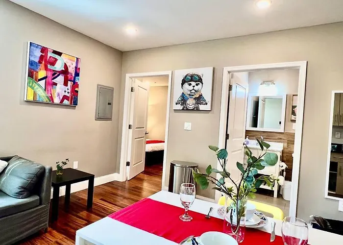 404 Rose In The City 1 Bd Living Room In Center City