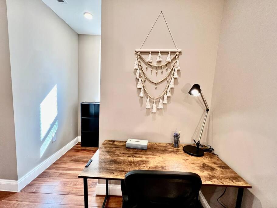 Apartment 404 Rose In The 1 Bd Living In Center *